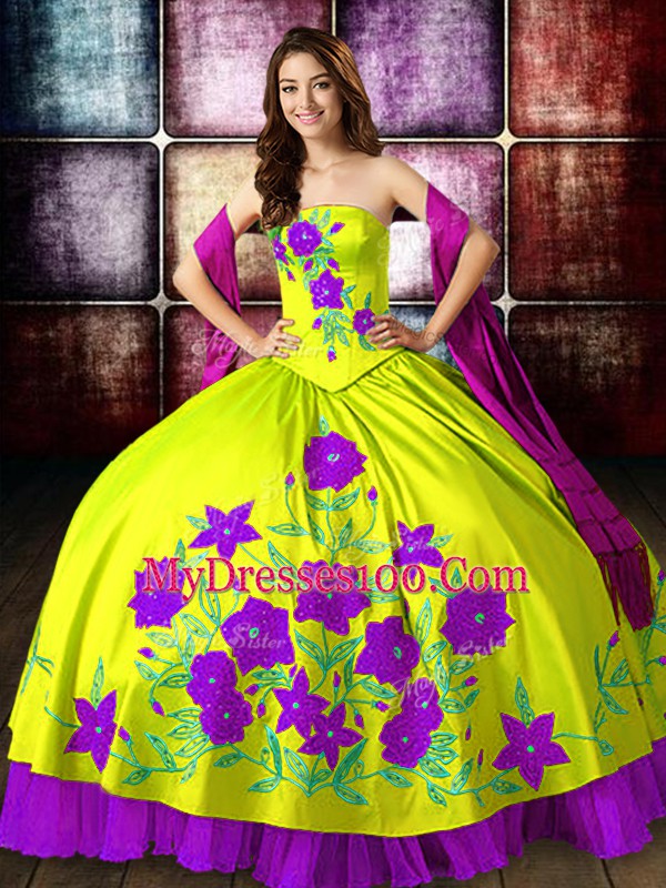 Pretty Sleeveless Embroidery Lace Up Sweet 16 Quinceanera Dress