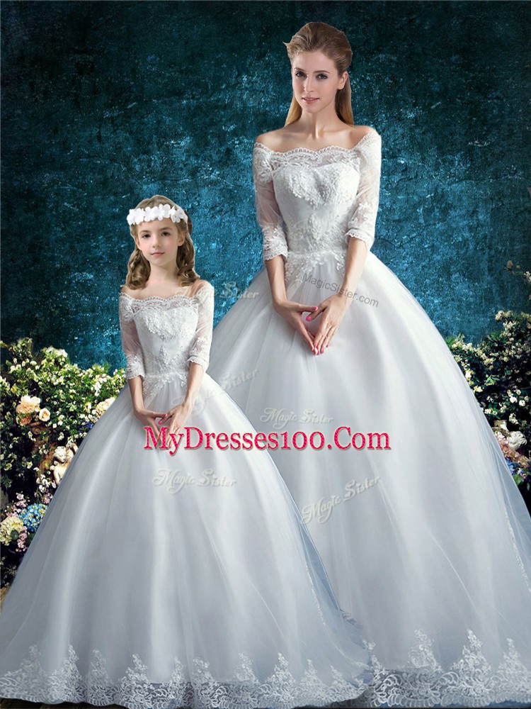 Beauteous White Ball Gowns Off The Shoulder Half Sleeves Tulle Court Train Clasp Handle Lace Quince Ball Gowns