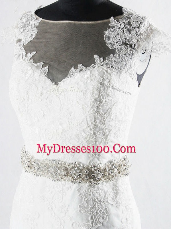 Noble Scoop Cap Sleeves Tulle Wedding Gowns Beading and Lace Brush Train Clasp Handle