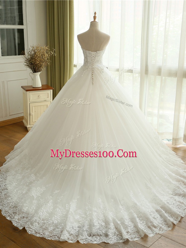 White Tulle Lace Up Wedding Dresses Sleeveless Court Train Beading and Lace and Appliques