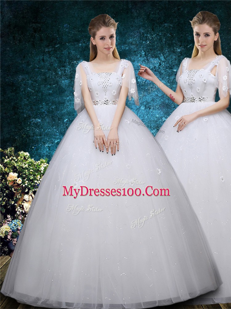 Latest Short Sleeves Beading and Appliques Lace Up Wedding Dress