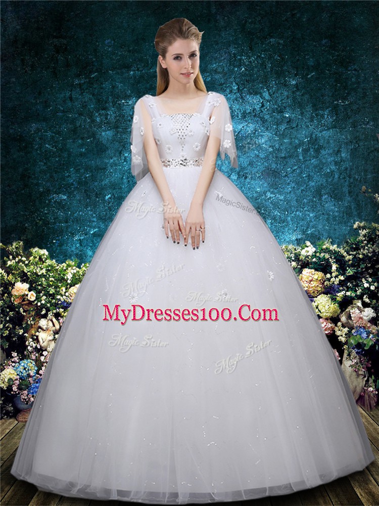 Latest Short Sleeves Beading and Appliques Lace Up Wedding Dress