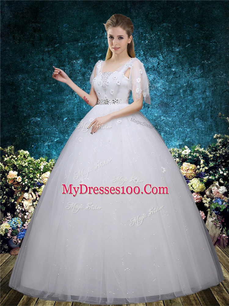 Latest Short Sleeves Beading and Appliques Lace Up Wedding Dress