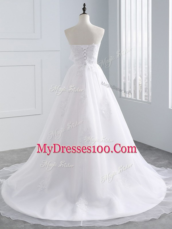 Sleeveless Lace Up Lace and Appliques Bridal Gown