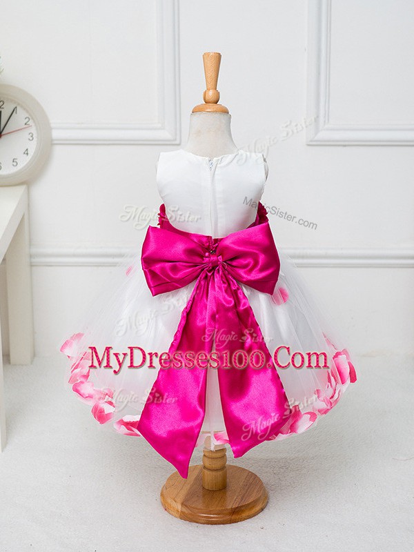 Beauteous White Tulle Zipper Scoop Sleeveless Knee Length Flower Girl Dresses for Less Appliques and Bowknot and Hand Made Flower