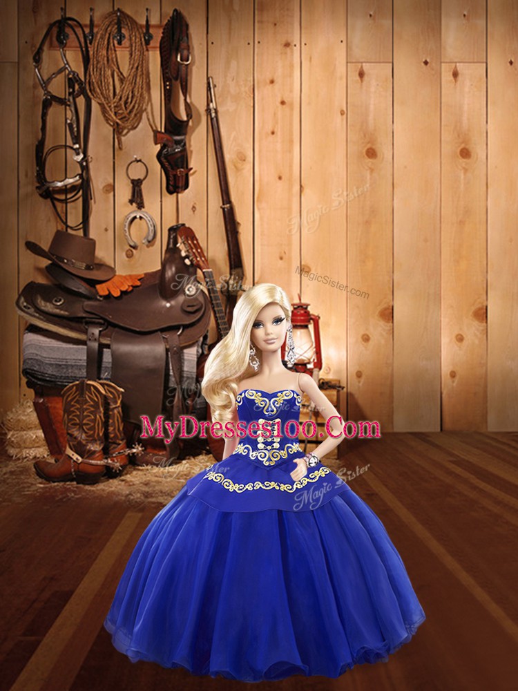 Sweetheart Sleeveless Tulle Quinceanera Gowns Embroidery Lace Up