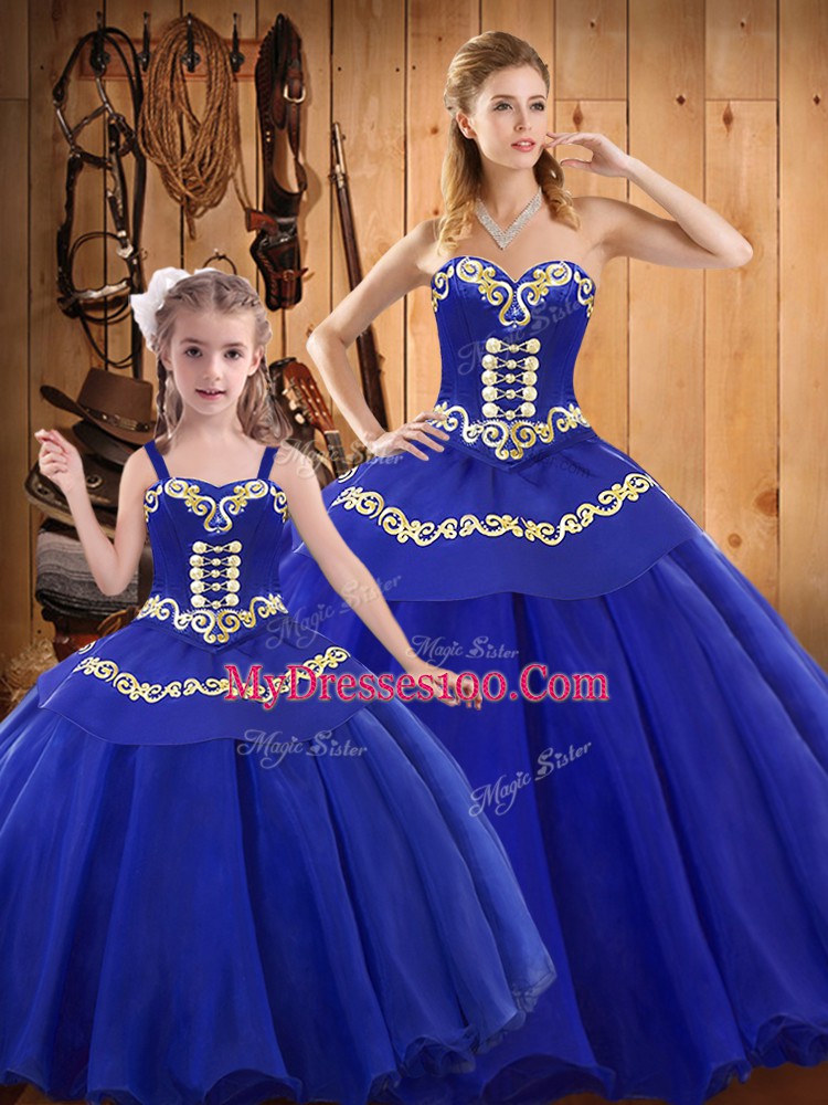 Sweetheart Sleeveless Tulle Quinceanera Gowns Embroidery Lace Up