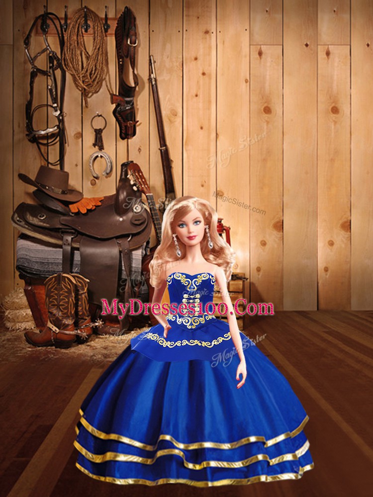 Romantic Organza Sweetheart Sleeveless Lace Up Embroidery Sweet 16 Quinceanera Dress in Royal Blue