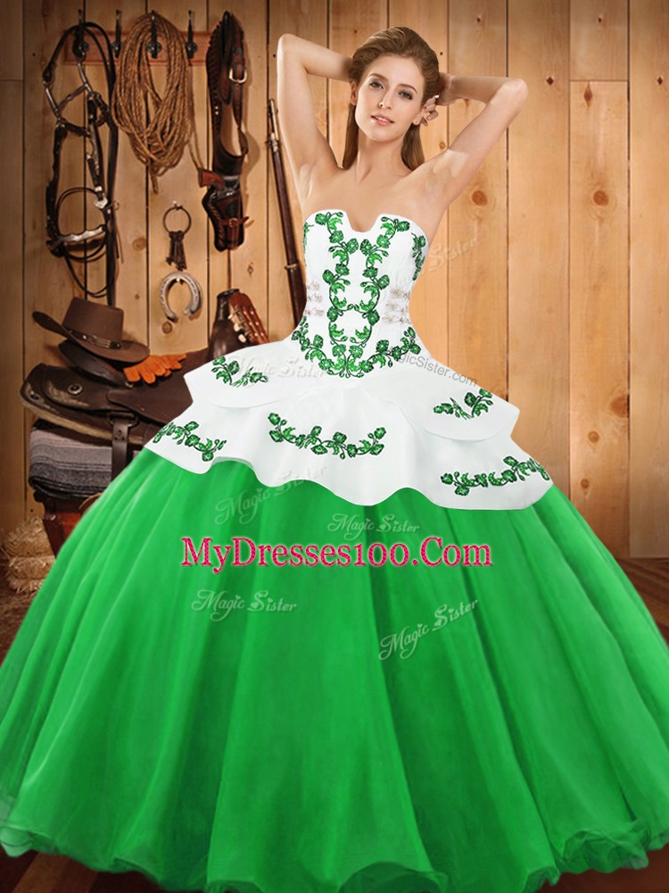 Strapless Sleeveless Satin and Organza Sweet 16 Dresses Embroidery Lace Up