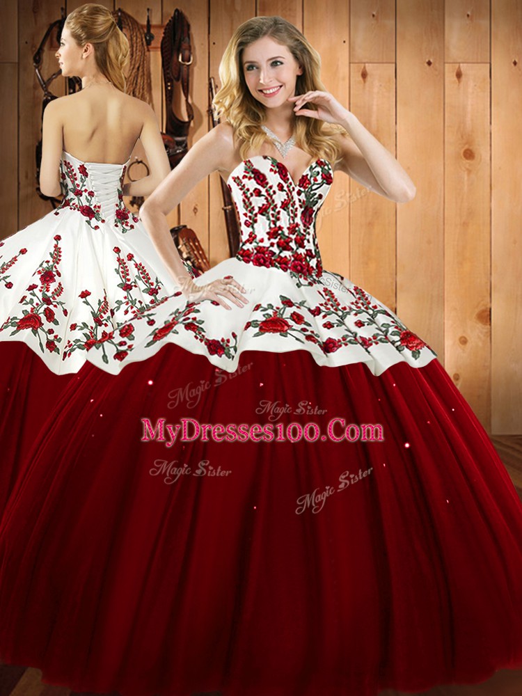Sweetheart Sleeveless Tulle 15 Quinceanera Dress Embroidery Lace Up