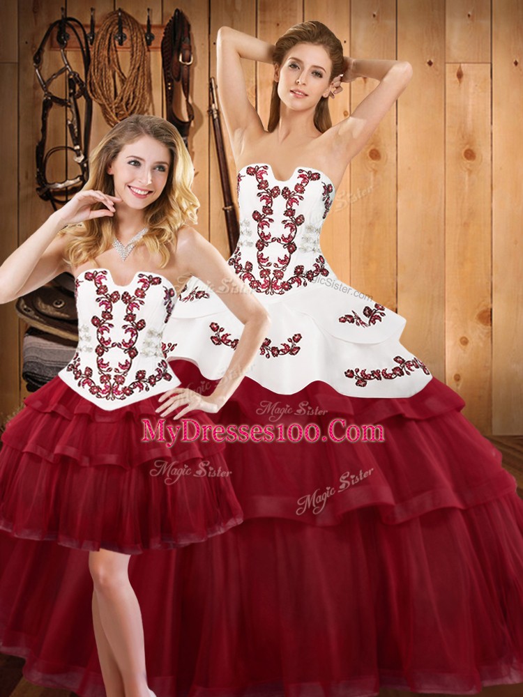 Strapless Sleeveless Sweep Train Lace Up Vestidos de Quinceanera Burgundy Tulle