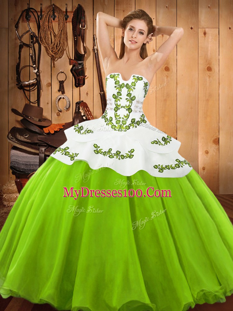 Designer Sleeveless Floor Length Embroidery Lace Up Quince Ball Gowns with