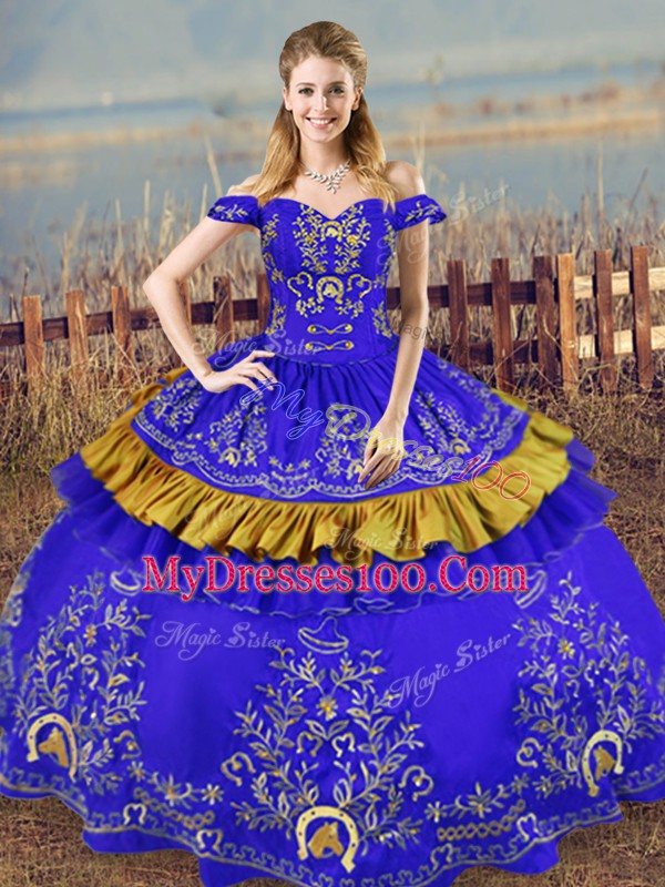 Customized Sleeveless Lace Up Floor Length Embroidery Quinceanera Gown