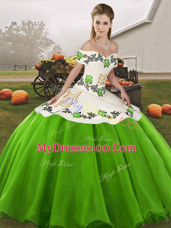 Charming Sleeveless Embroidery Lace Up Quinceanera Dresses