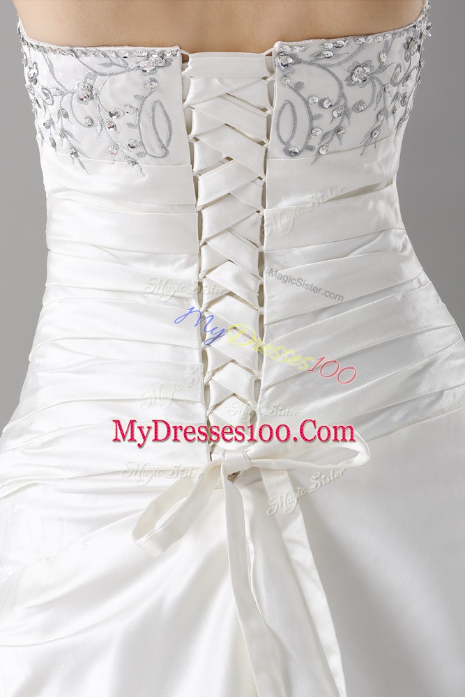 Sleeveless Beading Lace Up Wedding Dresses with White Brush Train