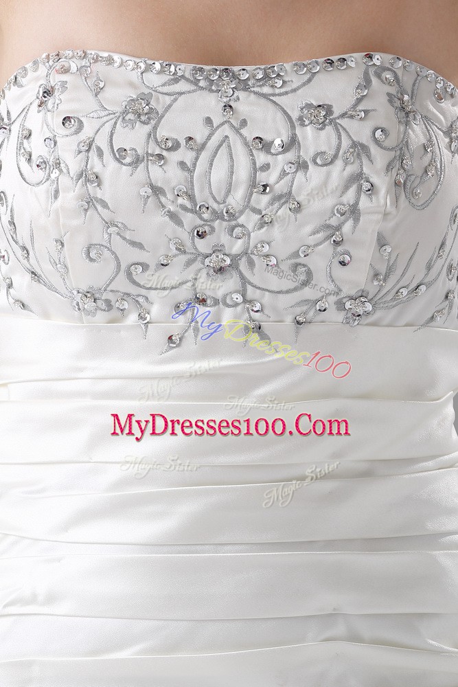 Sleeveless Beading Lace Up Wedding Dresses with White Brush Train
