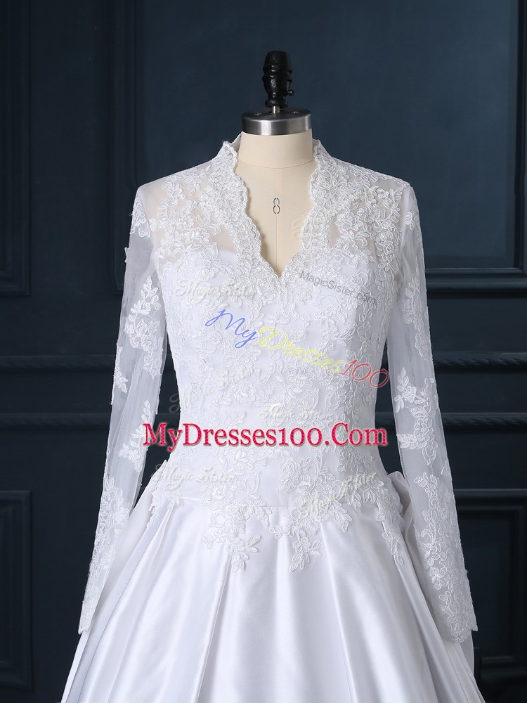 Clasp Handle Wedding Gowns White for Wedding Party with Lace Brush Train