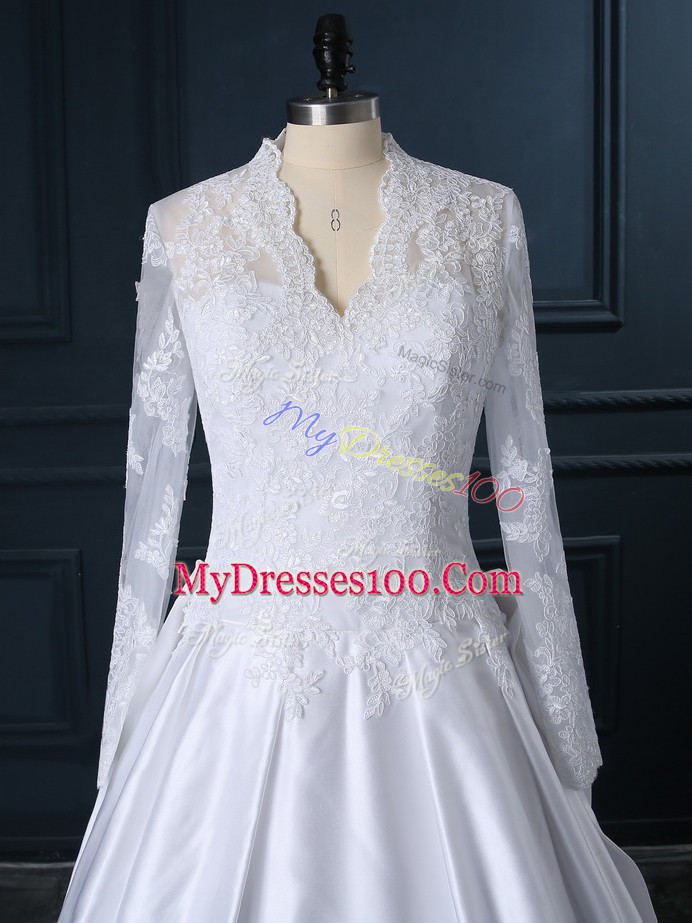 Clasp Handle Wedding Gowns White for Wedding Party with Lace Brush Train