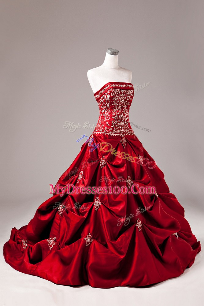 Attractive Sleeveless Beading and Embroidery Lace Up Wedding Dress with Wine Red Brush Train