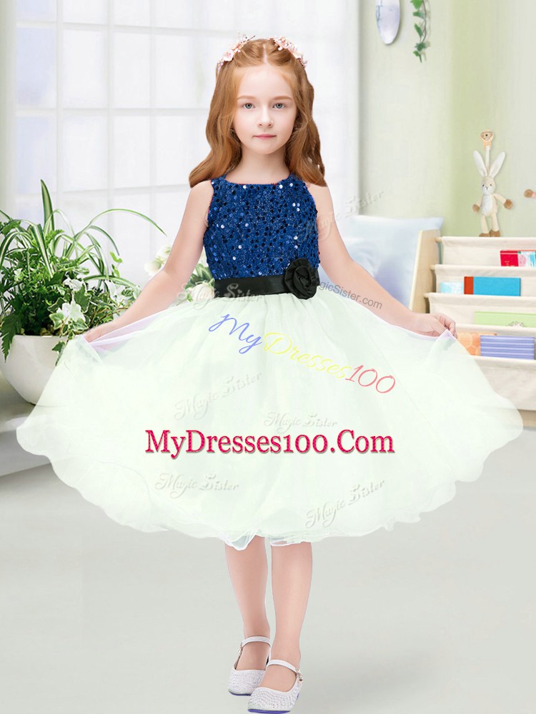 Fabulous Blue And White Organza Zipper Flower Girl Dresses Sleeveless Knee Length Sequins and Hand Made Flower