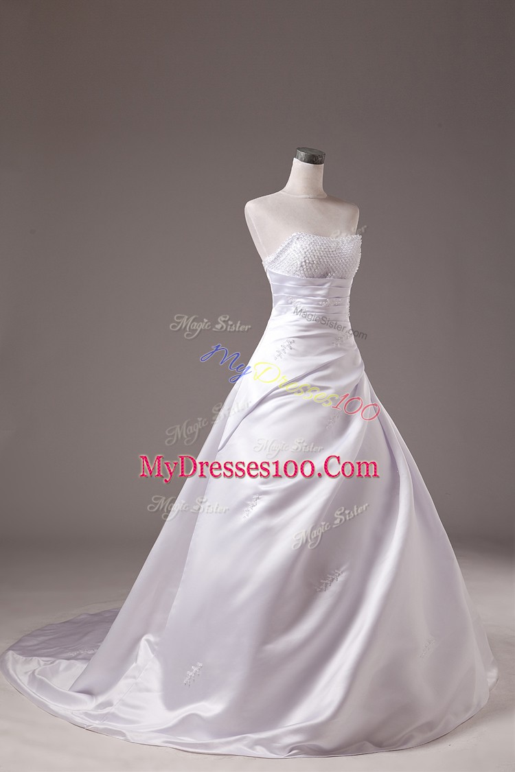 Dazzling White Ball Gowns Beading Bridal Gown Lace Up Taffeta Sleeveless