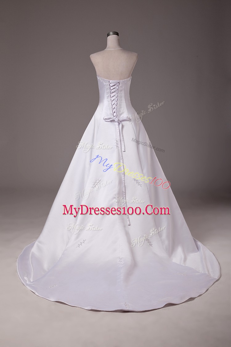 Dazzling White Ball Gowns Beading Bridal Gown Lace Up Taffeta Sleeveless