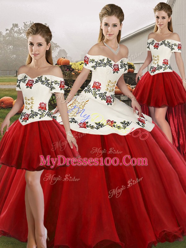 Vintage Floor Length White And Red Quinceanera Gowns Organza Sleeveless Embroidery