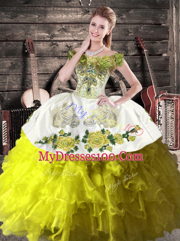 Olive Green Ball Gowns Off The Shoulder Sleeveless Organza Floor Length Lace Up Ruffles 15th Birthday Dress