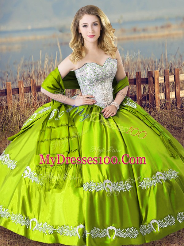 Clearance 15th Birthday Dress Sweet 16 and Quinceanera with Beading and Embroidery Sweetheart Sleeveless Lace Up