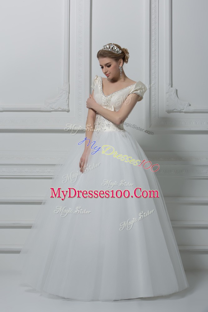 Delicate White Tulle Lace Up Wedding Gown Short Sleeves Floor Length Beading and Appliques and Bowknot
