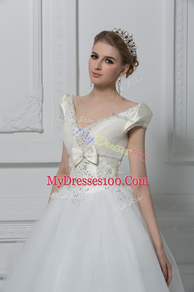 Delicate White Tulle Lace Up Wedding Gown Short Sleeves Floor Length Beading and Appliques and Bowknot