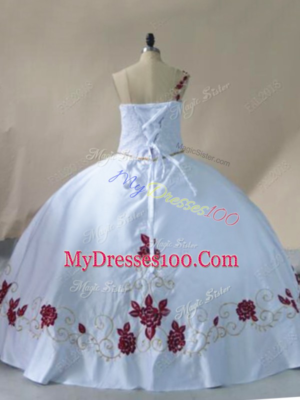Attractive Sleeveless Embroidery Lace Up Sweet 16 Dress