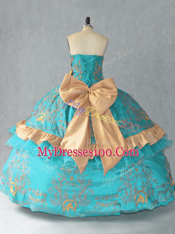 Pretty Sleeveless Embroidery and Bowknot Lace Up 15 Quinceanera Dress