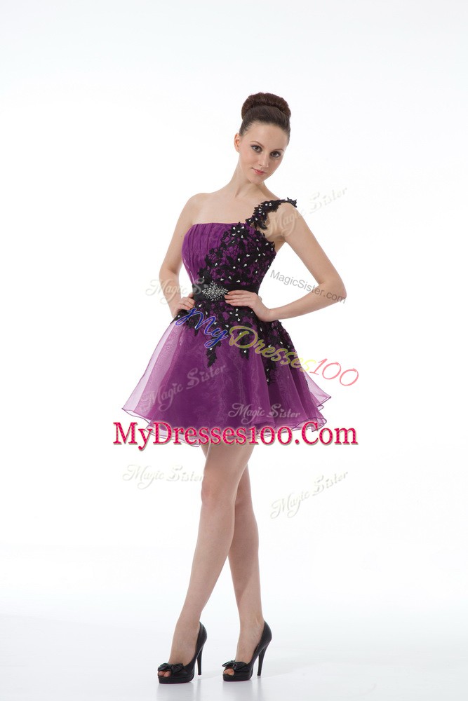 Sleeveless Beading and Lace and Appliques Zipper Cocktail Dresses