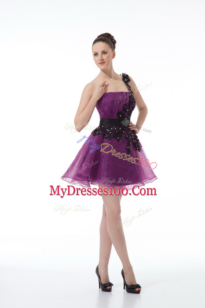 Sleeveless Beading and Lace and Appliques Zipper Cocktail Dresses