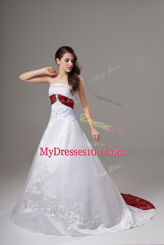 Cute Lace Up Wedding Dress White for Wedding Party with Beading and Embroidery Brush Train