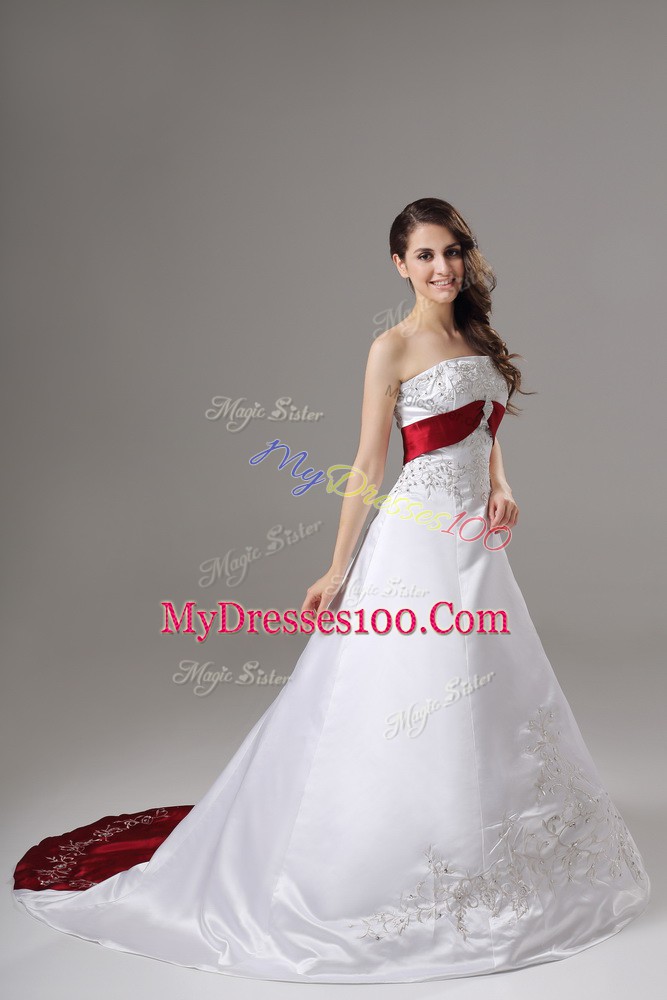 Cute Lace Up Wedding Dress White for Wedding Party with Beading and Embroidery Brush Train