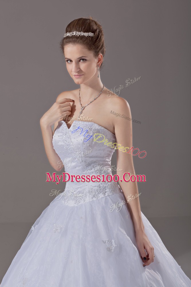 Ball Gowns Sleeveless White Wedding Gowns Brush Train Zipper