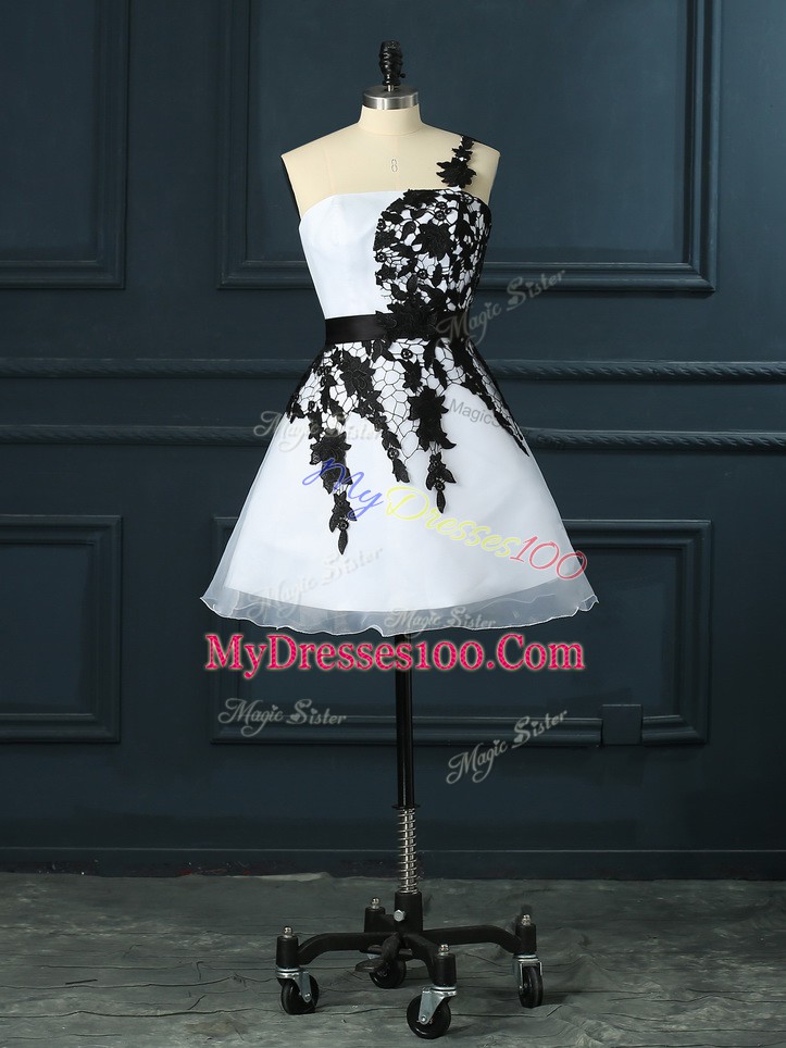Organza One Shoulder Sleeveless Lace Up Lace and Appliques Cocktail Dress in White