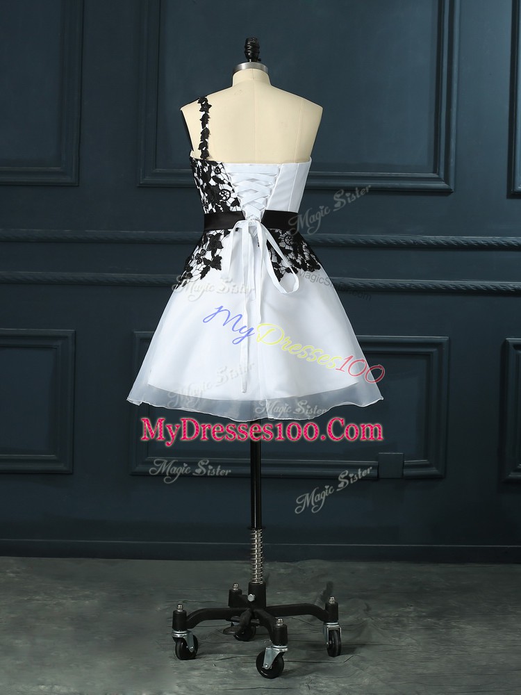 Organza One Shoulder Sleeveless Lace Up Lace and Appliques Cocktail Dress in White