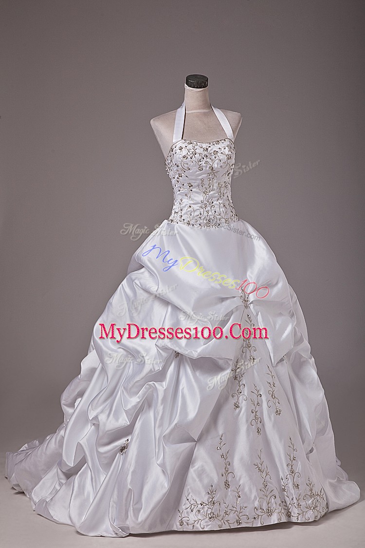 High Quality Sleeveless Taffeta Brush Train Lace Up Wedding Dresses in White with Beading and Embroidery and Pick Ups