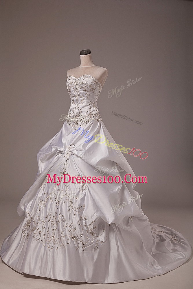 High Quality Sleeveless Taffeta Brush Train Lace Up Wedding Dresses in White with Beading and Embroidery and Pick Ups