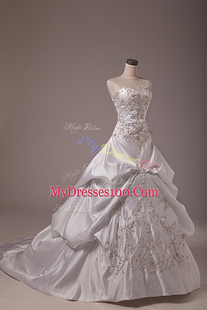 High Quality Sleeveless Taffeta Brush Train Lace Up Wedding Dresses in White with Beading and Embroidery and Pick Ups