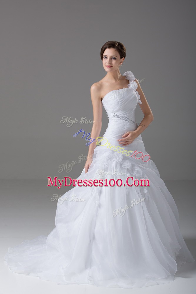 White Sleeveless Organza Brush Train Lace Up Wedding Gown for Wedding Party