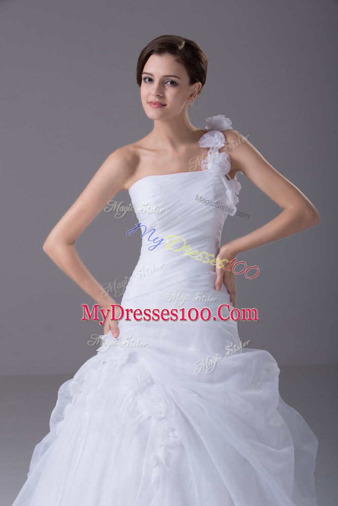 White Sleeveless Organza Brush Train Lace Up Wedding Gown for Wedding Party
