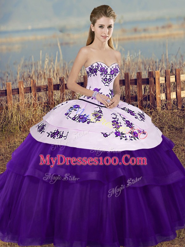 Top Selling White And Purple Ball Gowns Embroidery and Bowknot Sweet 16 Quinceanera Dress Lace Up Tulle Sleeveless Floor Length