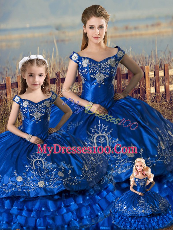 Customized Royal Blue Ball Gowns Off The Shoulder Sleeveless Satin and Organza Floor Length Lace Up Beading and Ruffles Quinceanera Gown