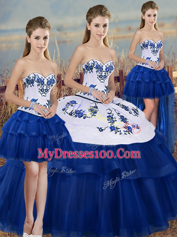 Eye-catching Royal Blue Ball Gowns Embroidery and Bowknot Quinceanera Gowns Lace Up Tulle Sleeveless Floor Length