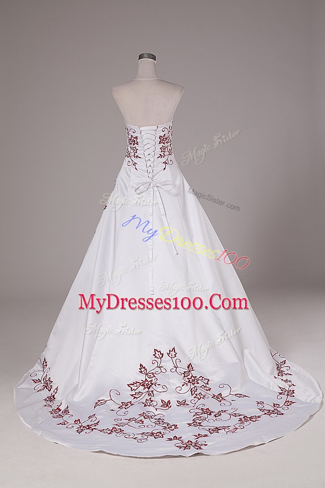 Dramatic Lace Up Bridal Gown White for Wedding Party with Embroidery Brush Train