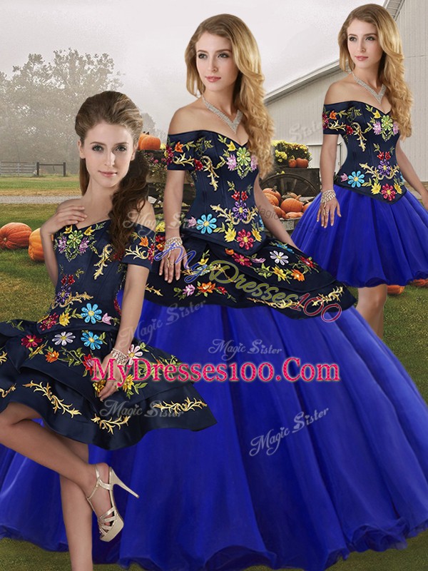 Hot Sale Sleeveless Embroidery Lace Up 15 Quinceanera Dress